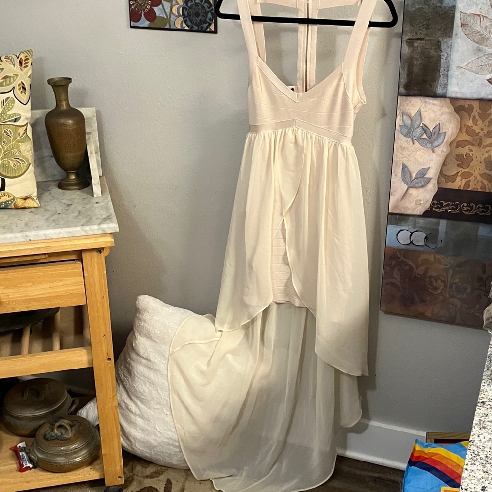 bebe Cream High Low Dress Sexy Fabulous Style Never Worn!!❤️ S Prom Formals - Picture 8 of 15